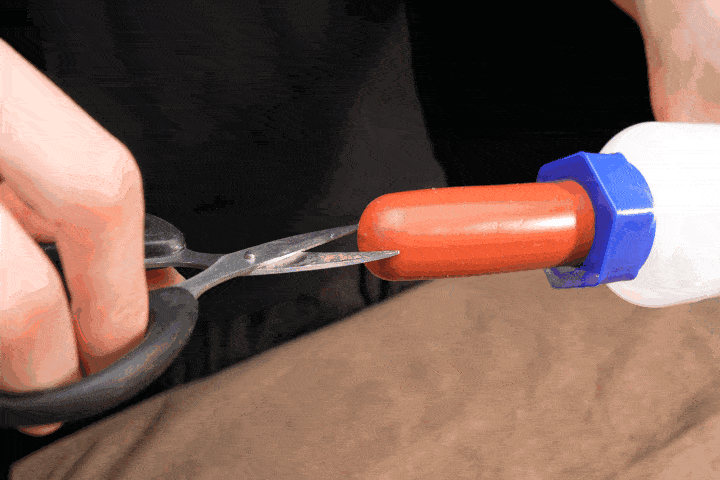 Deep - Shot Lube Bottle lube bottle detail image showing nozzle, bottle body, and controlled lubricant application