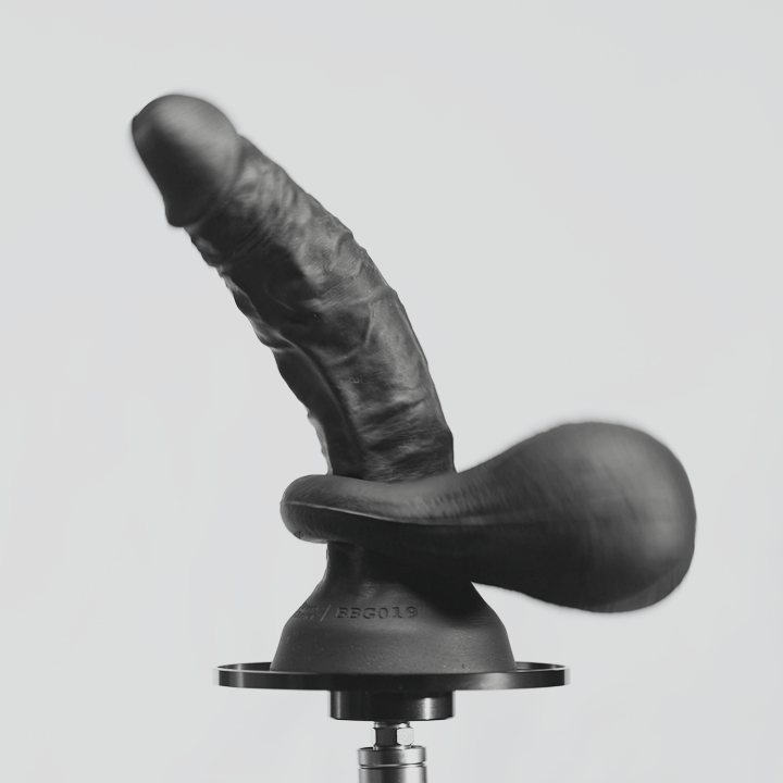 GREEDYBALL SET realistic dildo detail image showing lifelike texture, veins, shape, and body-safe silicone finish