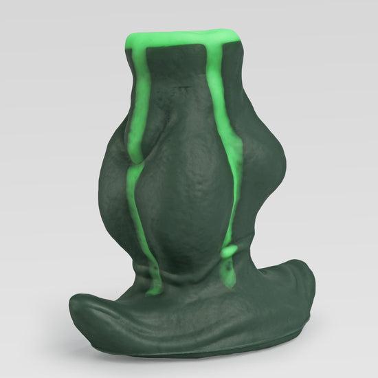 GreedyCluster GREEDYHOLE TUNNEL PLUG 01 hollow tunnel plug in AMORTENTIA dark green Halloween 2026 poison color | Pick Your Poison