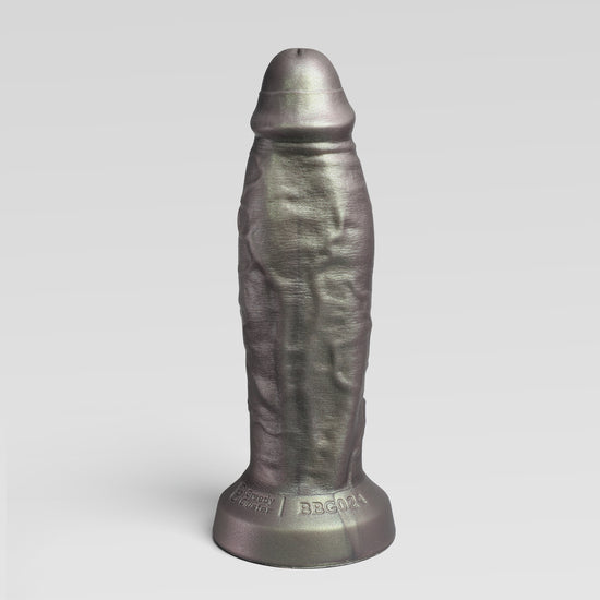 WADE - BBG024 REALISTIC DILDO realistic dildo detail image showing lifelike texture, veins, shape, and body-safe silicone finish